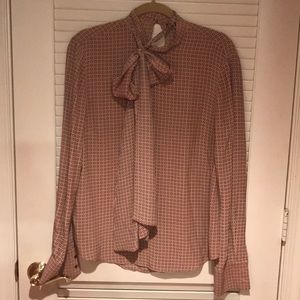 Neck tie blouse